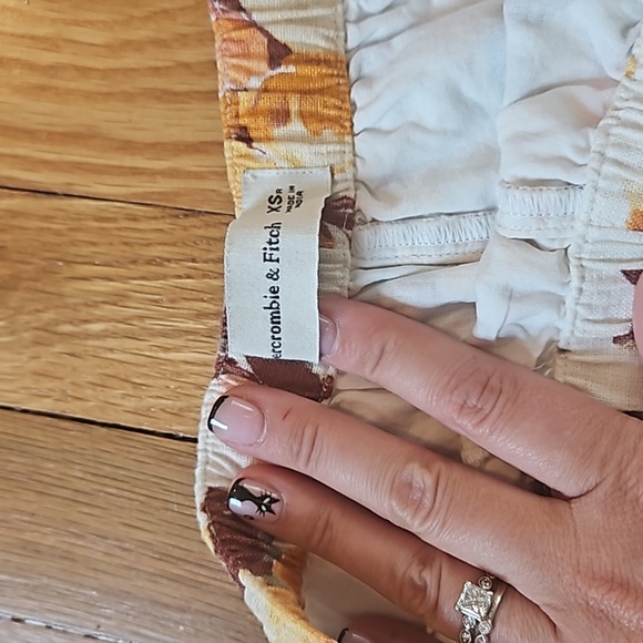 Abercrombie High-Waist Linen Blend Yellow Floral Shorts XS - Picture 5 of 6